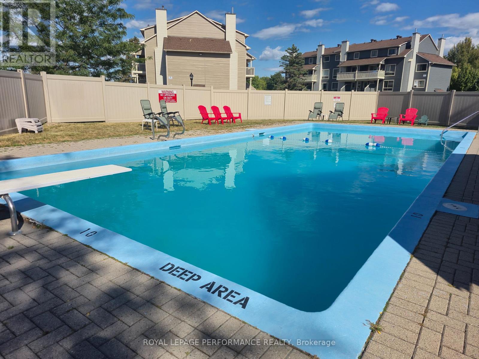 Photo 25 of 44 A 802 St Andre Drive, Ottawa ON