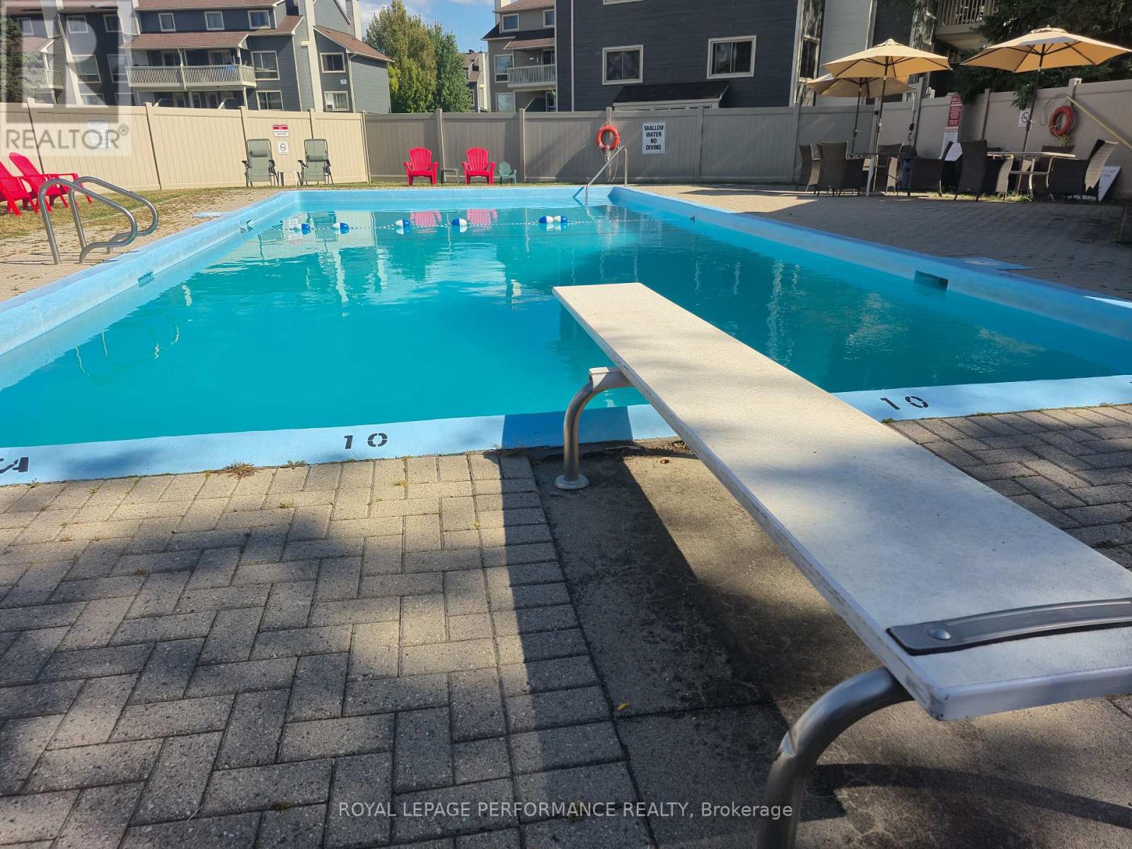 Photo 24 of 44 A 802 St Andre Drive, Ottawa ON