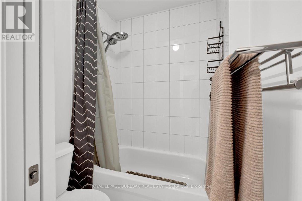 Photo 17 of 26 383 Dundas Street E, Hamilton ON