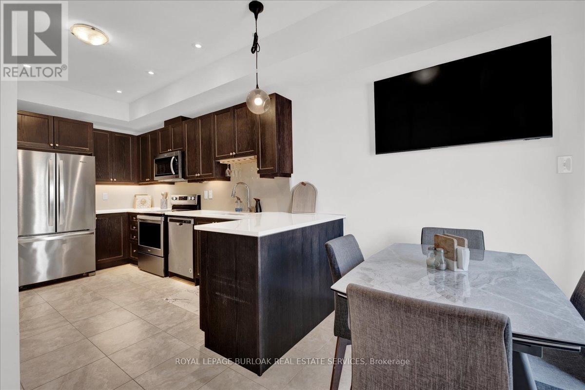 Photo 5 of 26 383 Dundas Street E, Hamilton ON