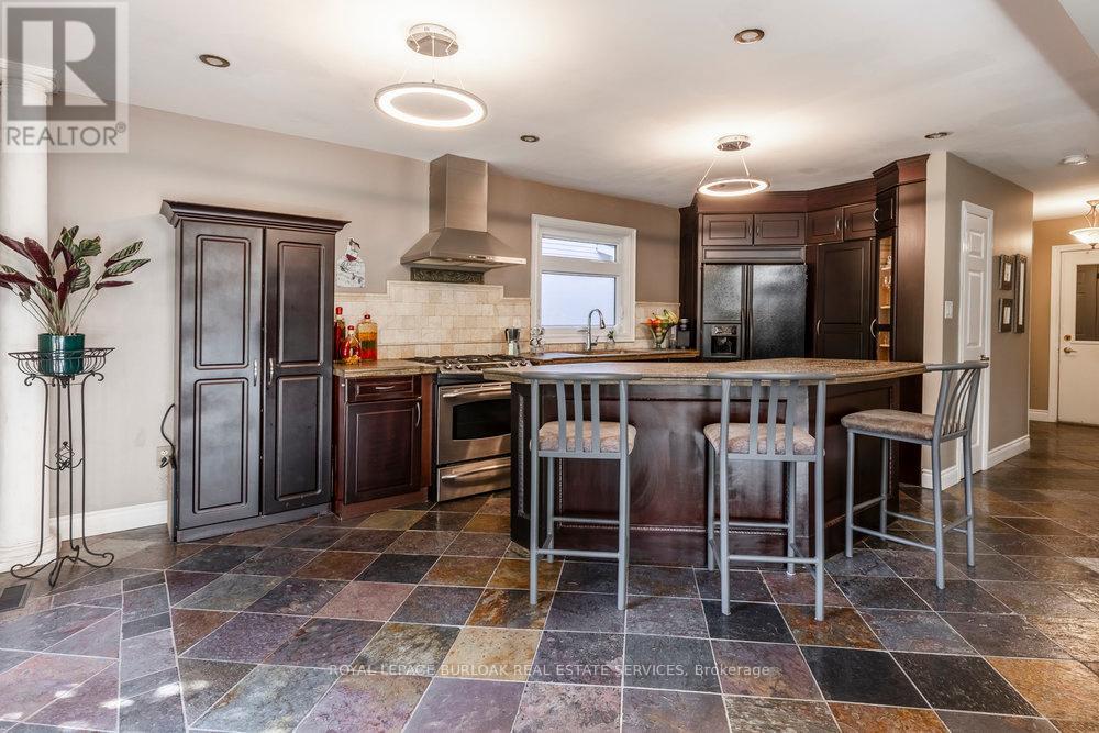 Photo 7 of 19 Fieldgate Street, Hamilton ON