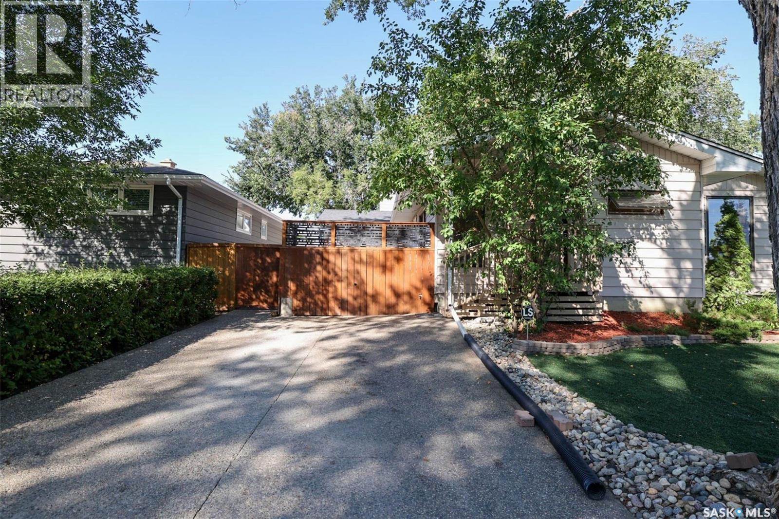 Photo 2 of 3428 Wascana Street, Regina SK
