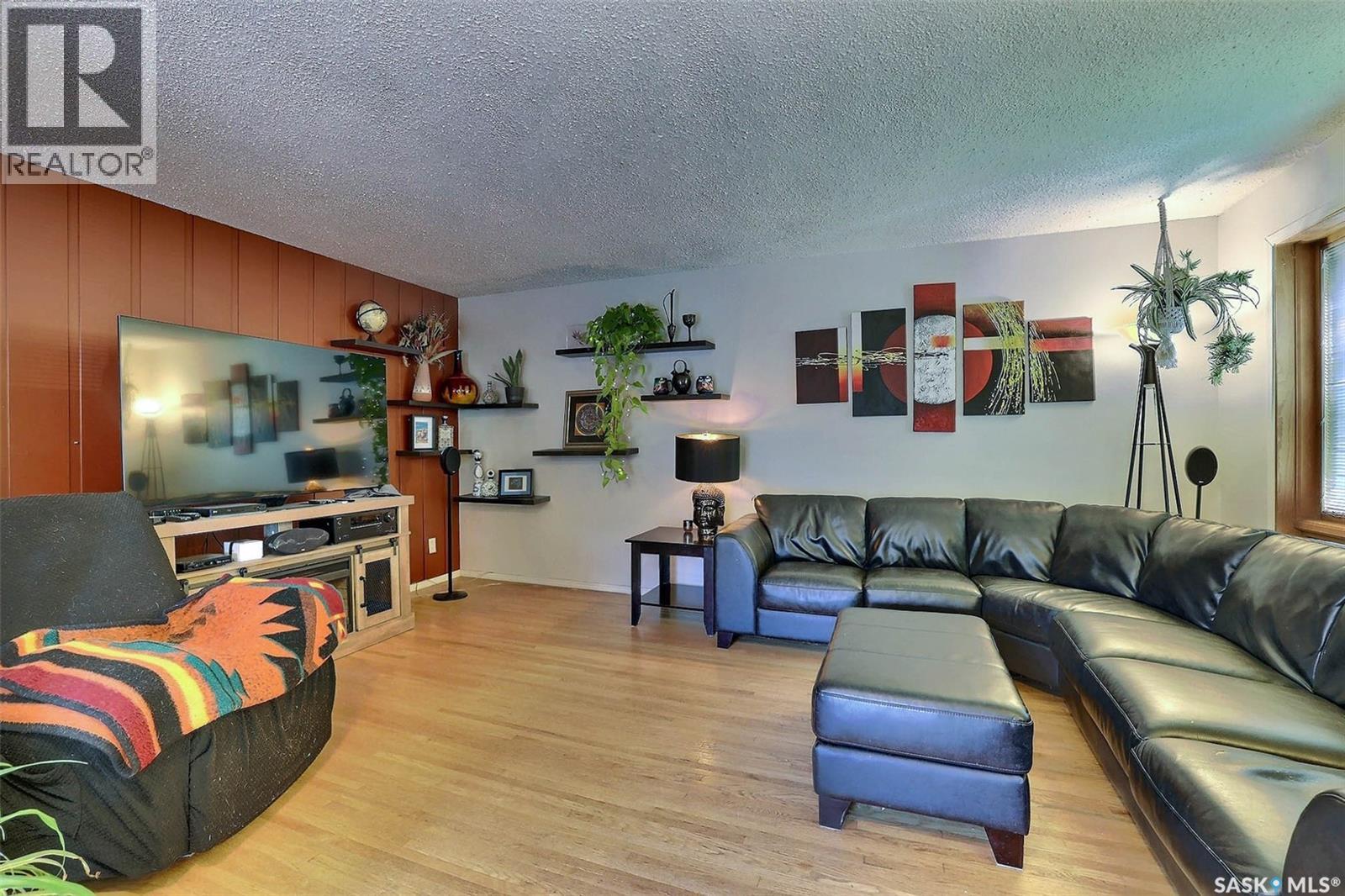 Photo 4 of 3428 Wascana Street, Regina SK