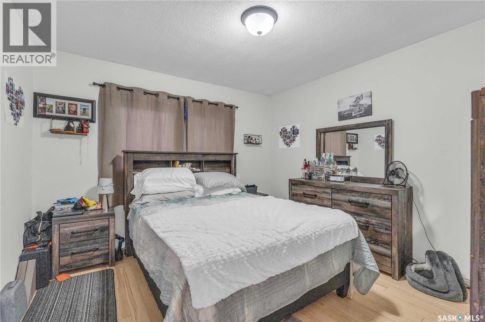 Photo 15 of 302 M Avenue N, Saskatoon SK