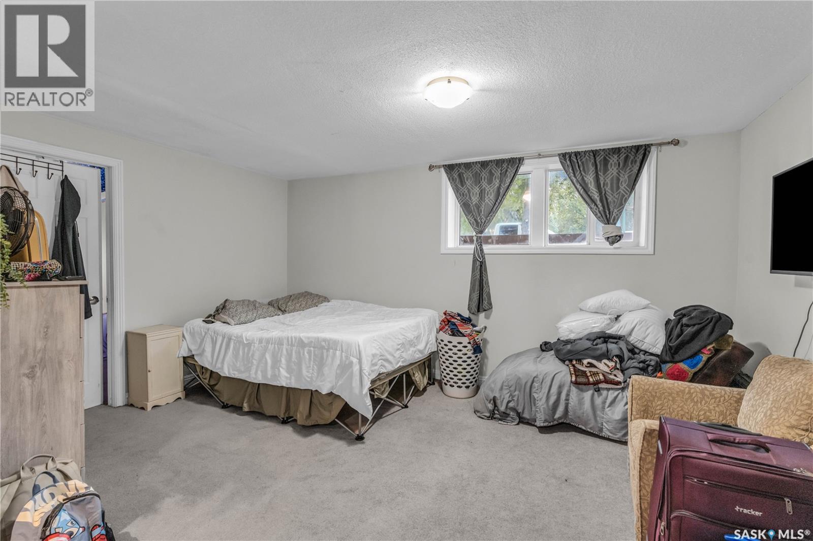 Photo 19 of 302 M Avenue N, Saskatoon SK