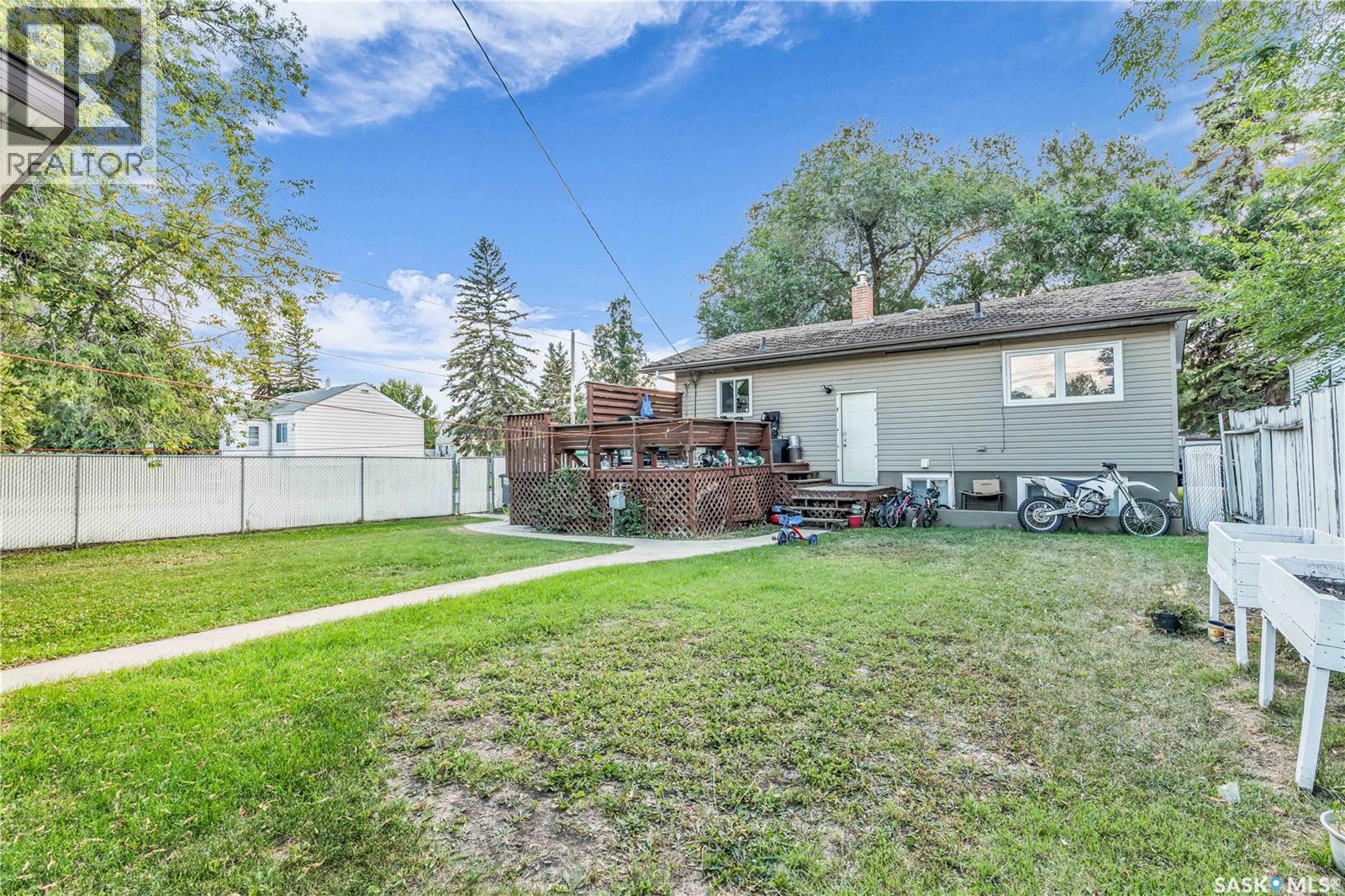 Photo 27 of 302 M Avenue N, Saskatoon SK