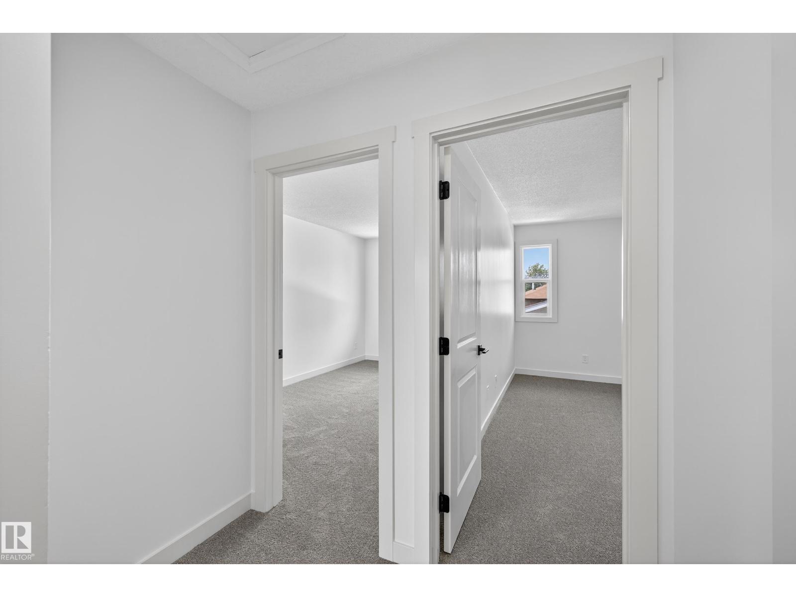 Photo 17 of 17136 100 St Nw, Edmonton AB