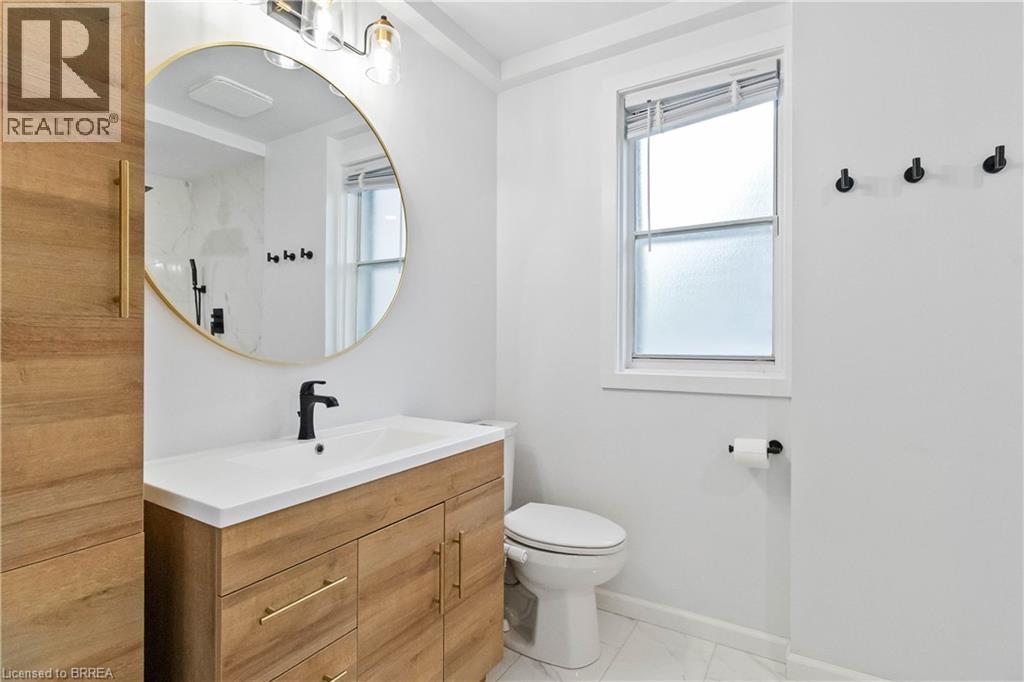 Photo 13 of 132 Dundas Street, Brantford ON