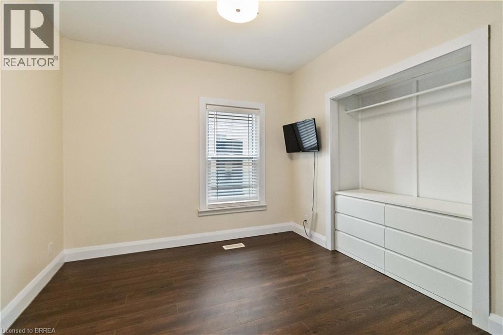 Photo 12 of 132 Dundas Street, Brantford ON