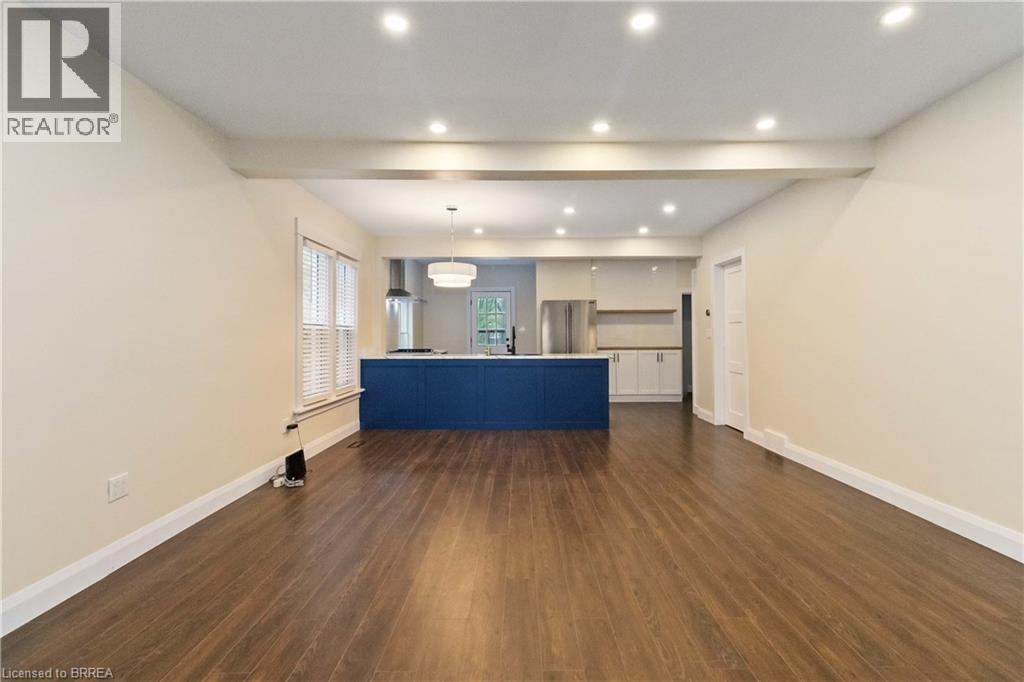 Photo 6 of 132 Dundas Street, Brantford ON