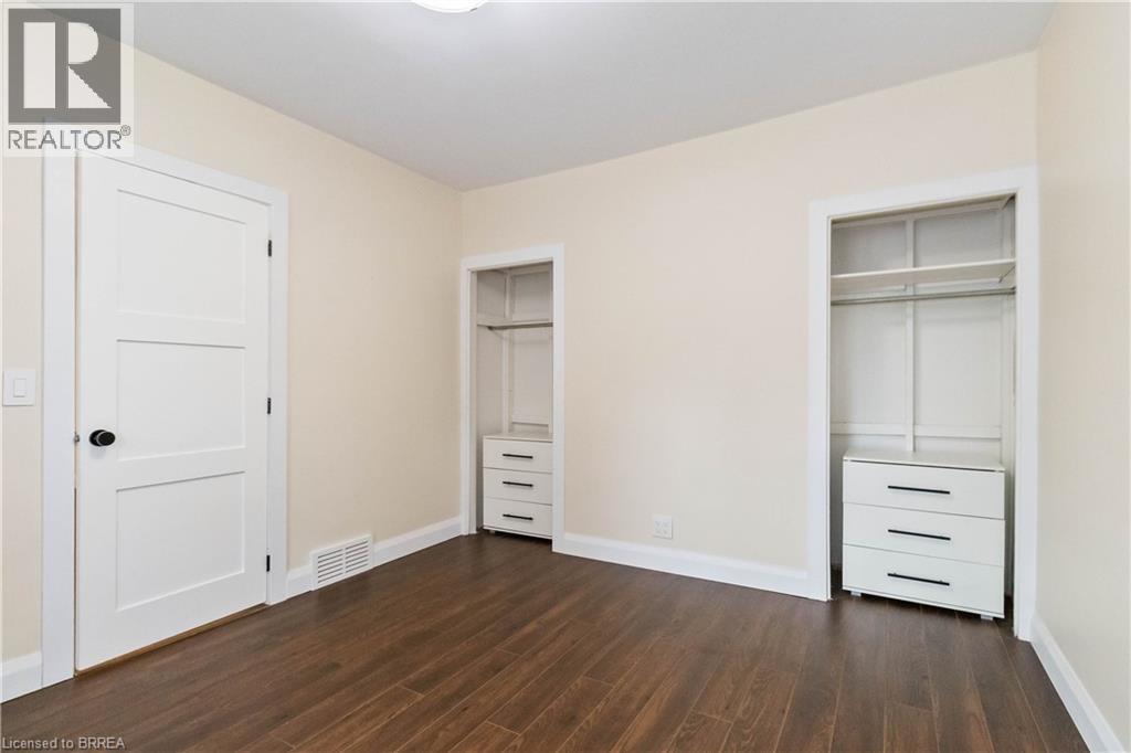Photo 17 of 132 Dundas Street, Brantford ON