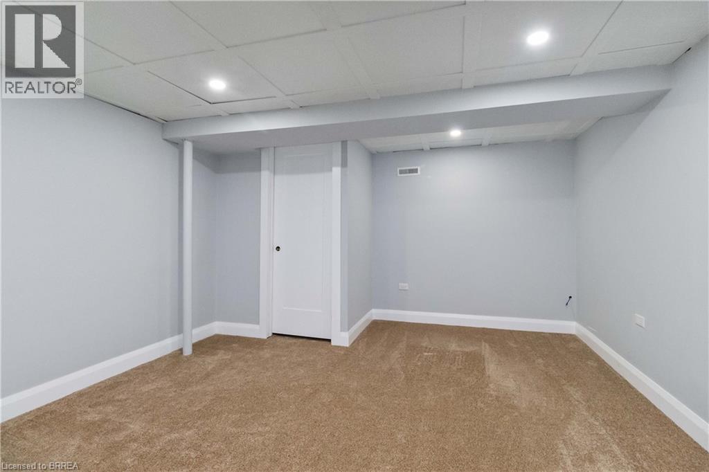 Photo 19 of 132 Dundas Street, Brantford ON