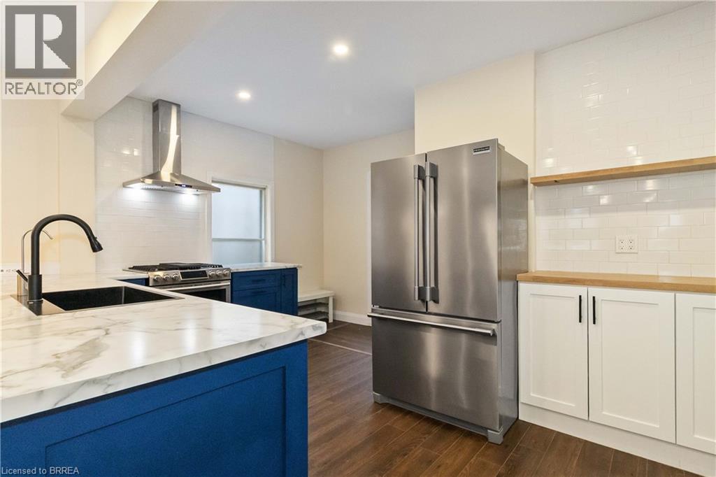 Photo 7 of 132 Dundas Street, Brantford ON