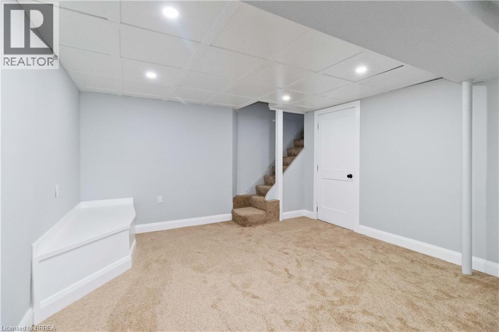 Photo 18 of 132 Dundas Street, Brantford ON