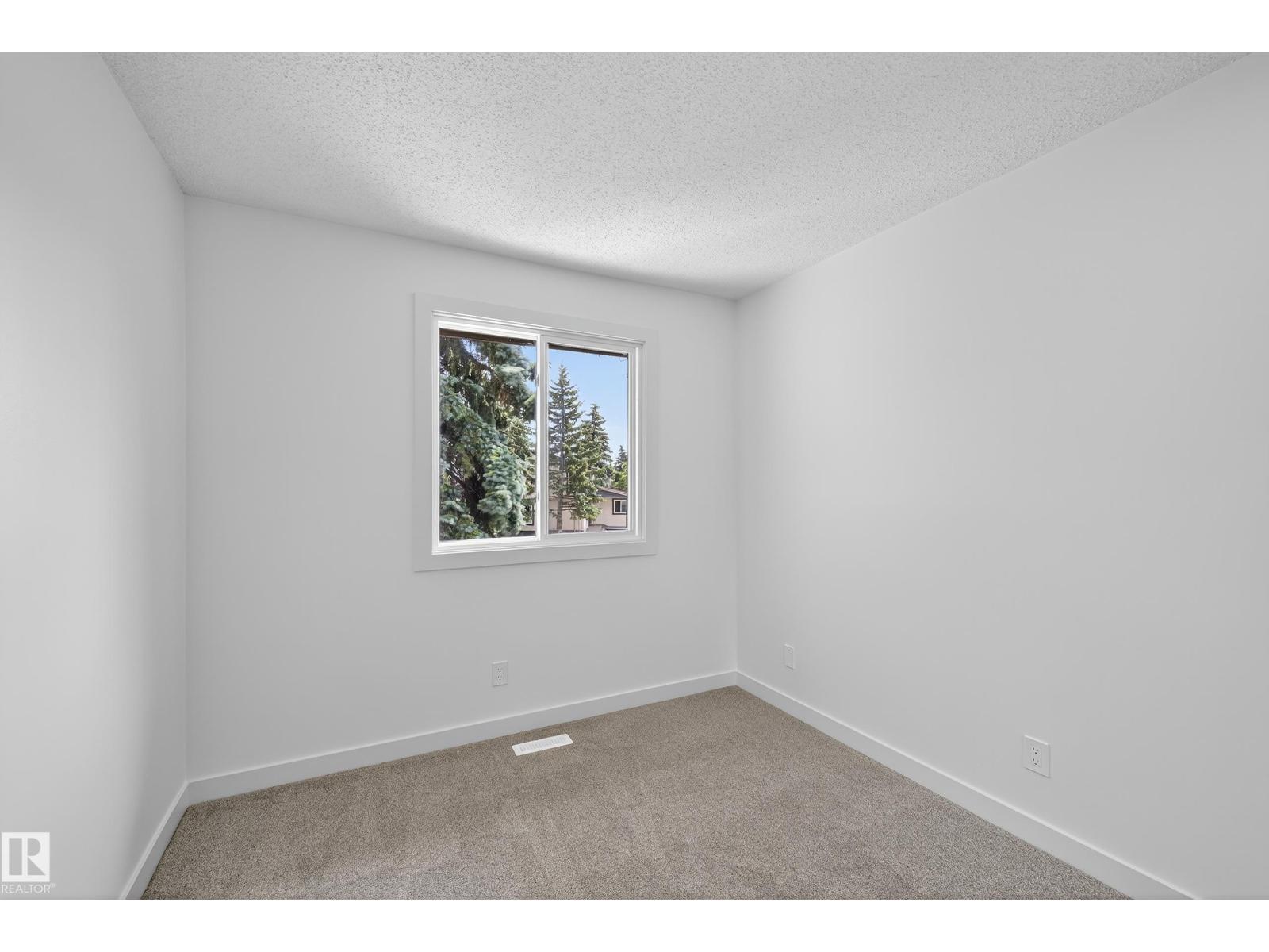 Photo 23 of 17136 100 St Nw, Edmonton AB