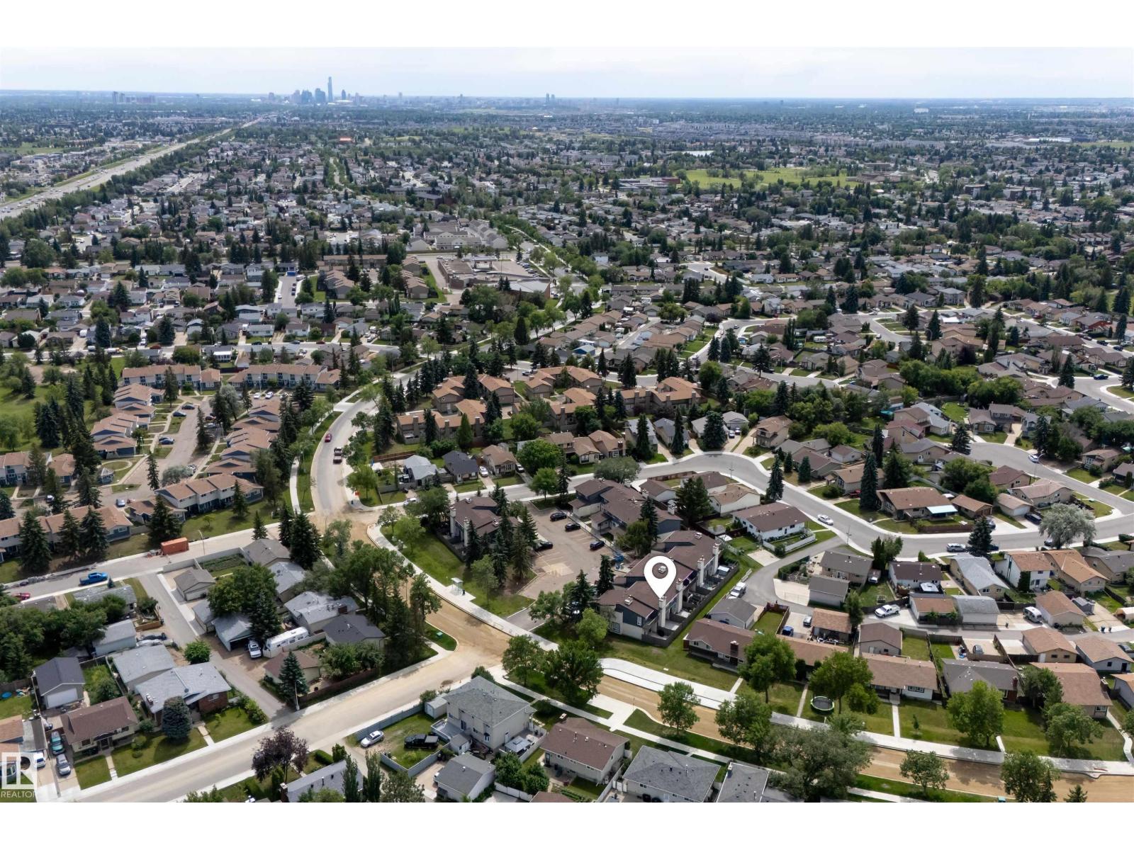 Photo 33 of 17136 100 St Nw, Edmonton AB