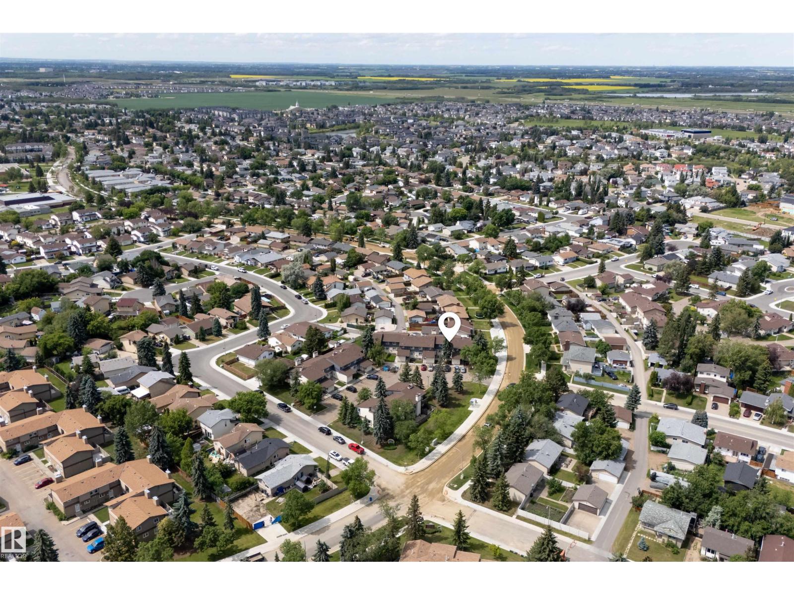 Photo 31 of 17136 100 St Nw, Edmonton AB