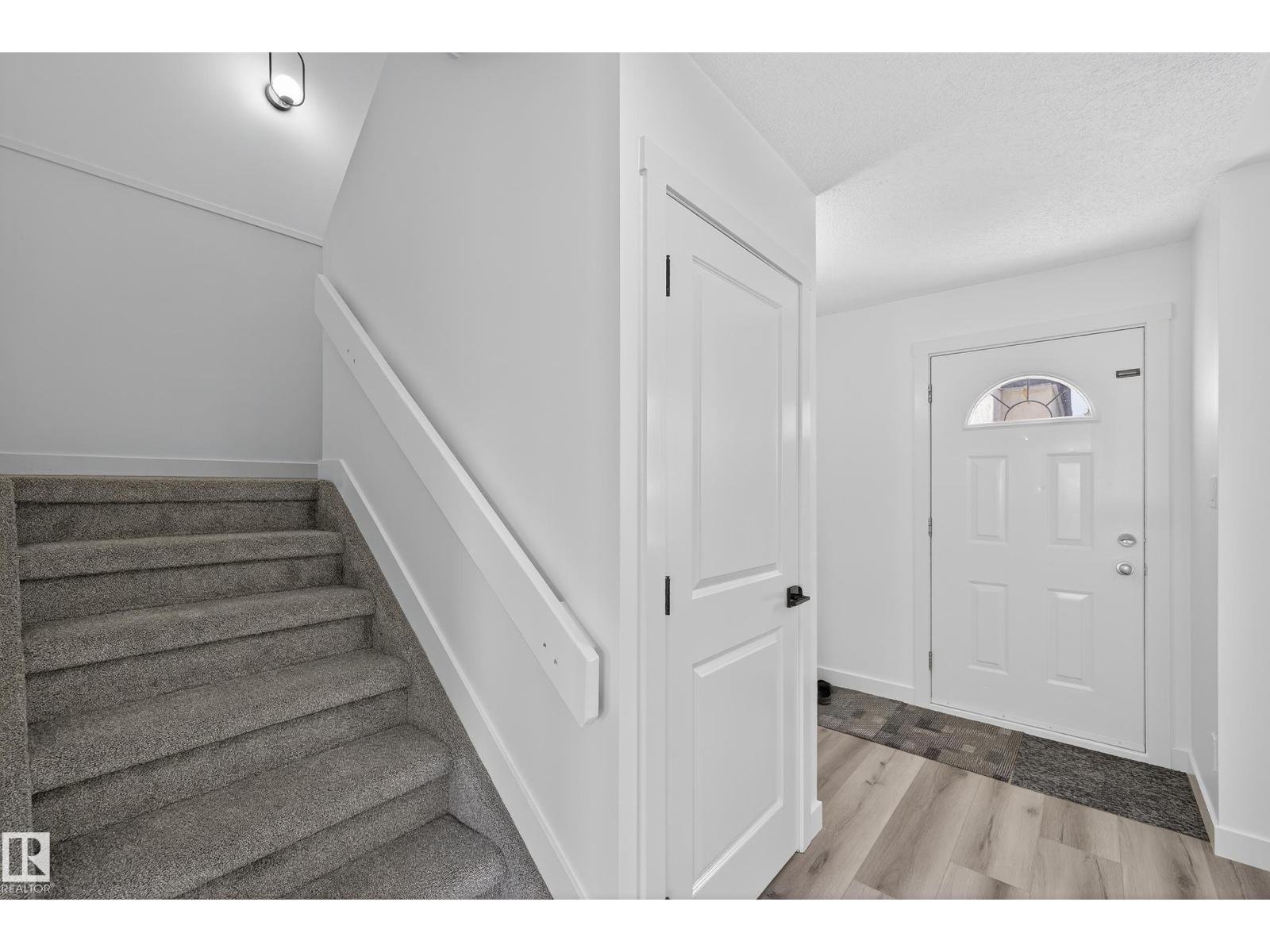 Photo 15 of 17136 100 St Nw, Edmonton AB