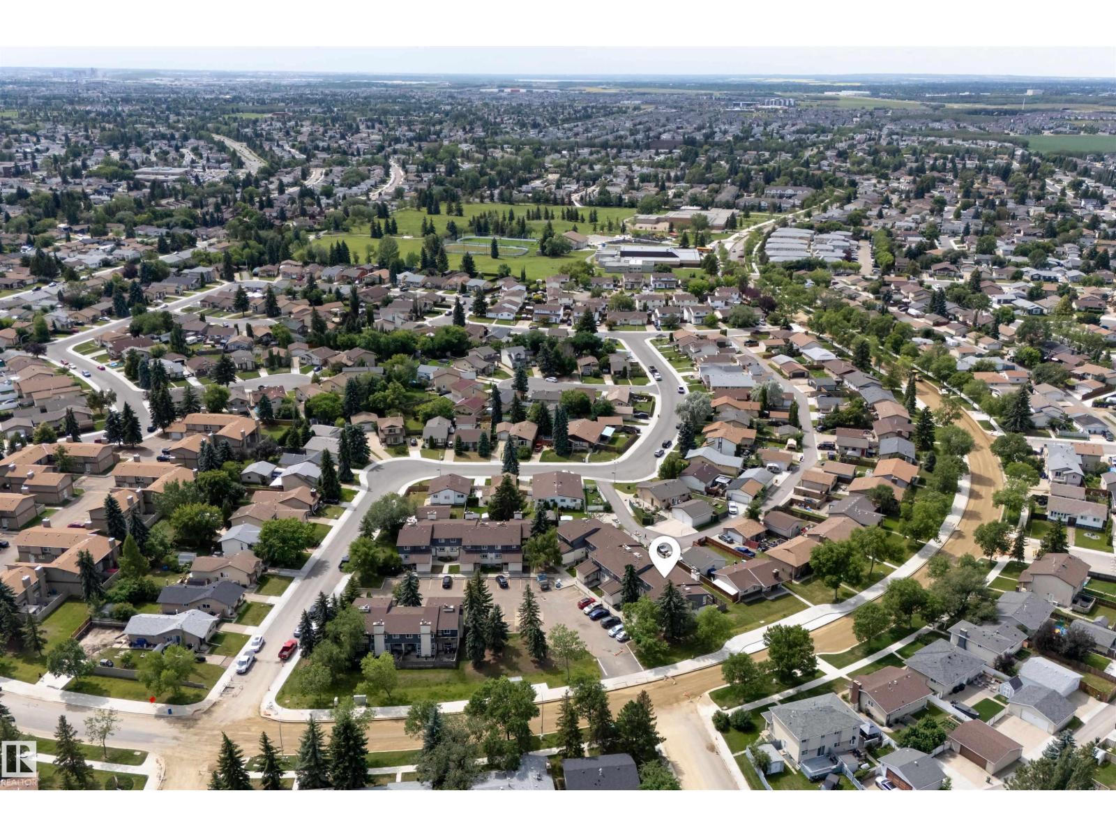 Photo 32 of 17136 100 St Nw, Edmonton AB