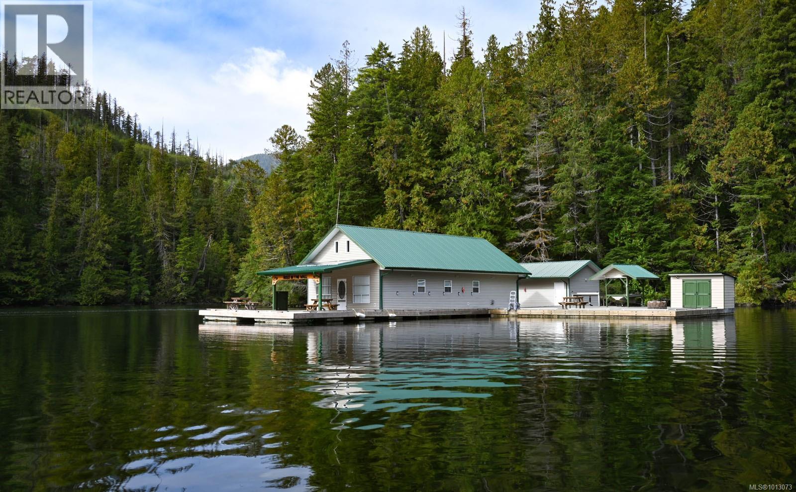 00 Tlupana Inlet, Gold River