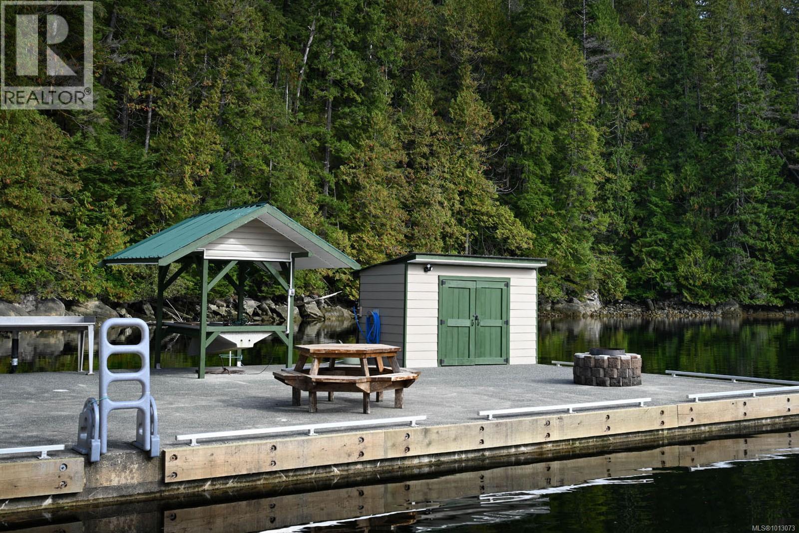 00 Tlupana Inlet, Gold River
