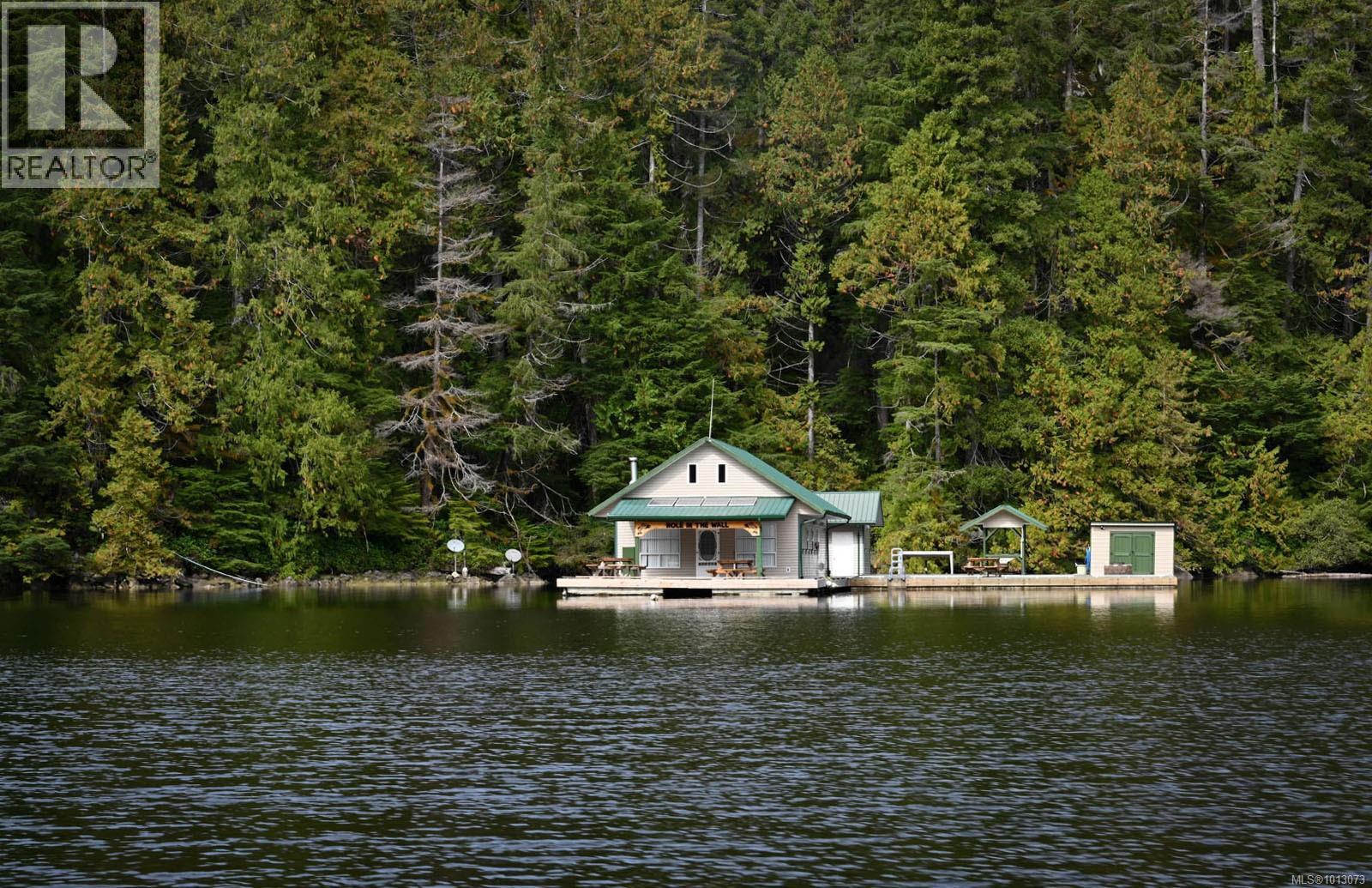 00 Tlupana Inlet, Gold River