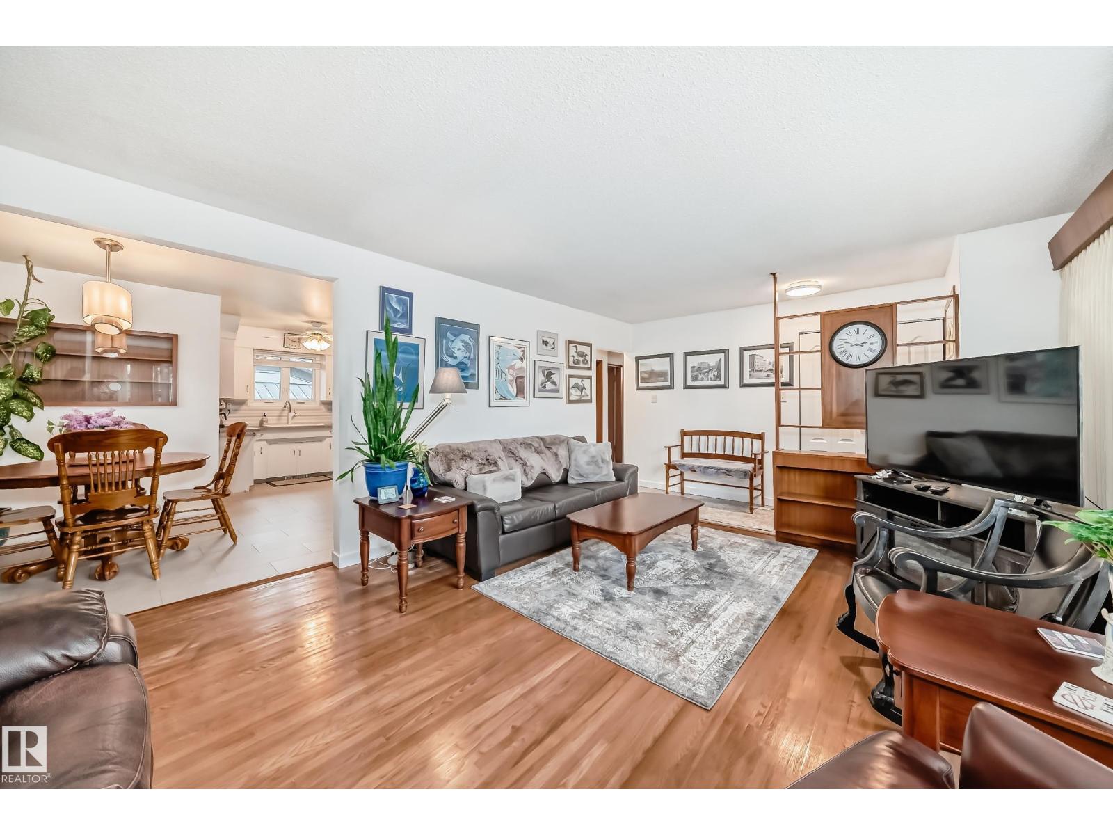 Photo 14 of 7012 132 Av Nw, Edmonton AB