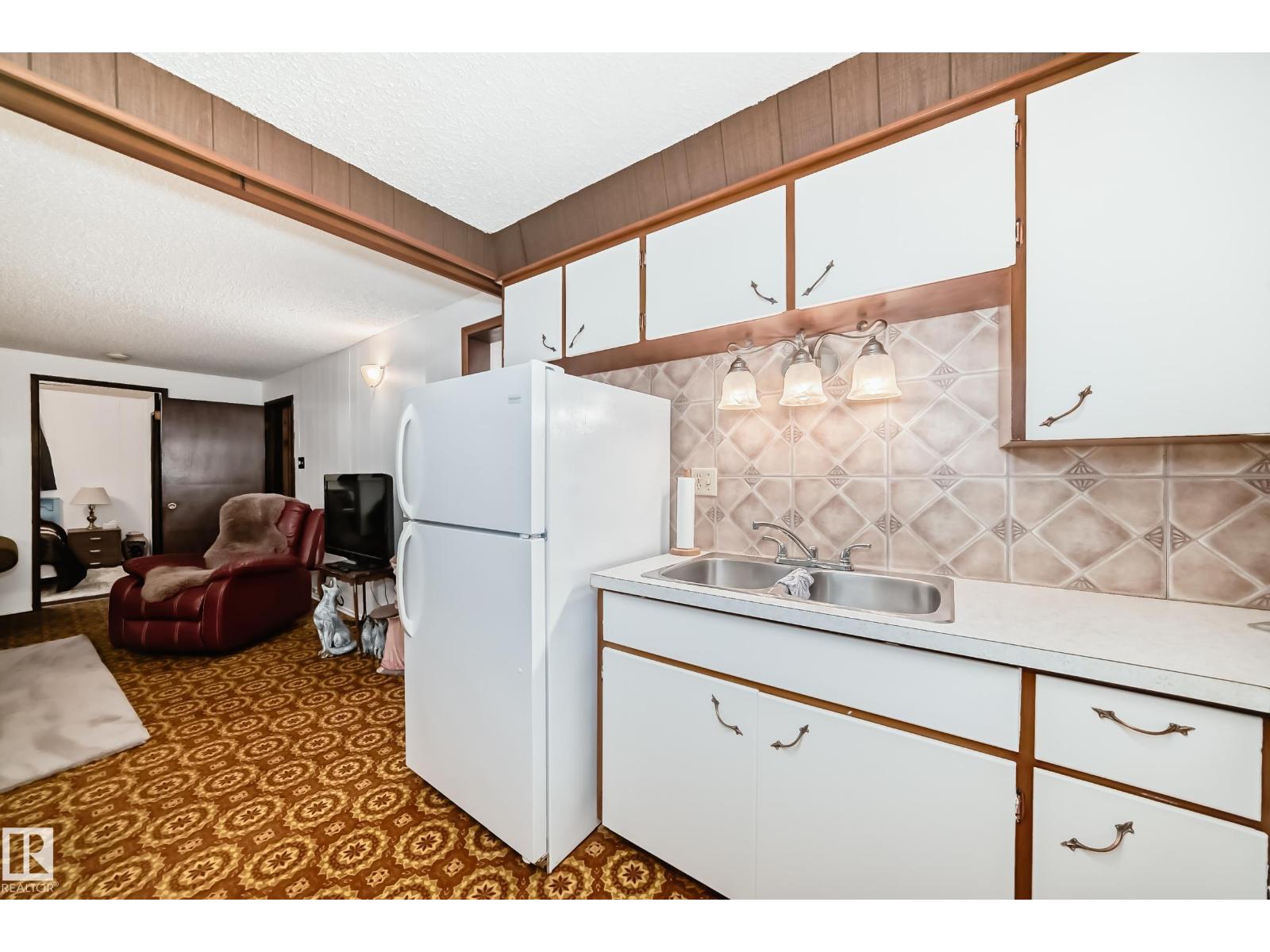 Photo 34 of 7012 132 Av Nw, Edmonton AB
