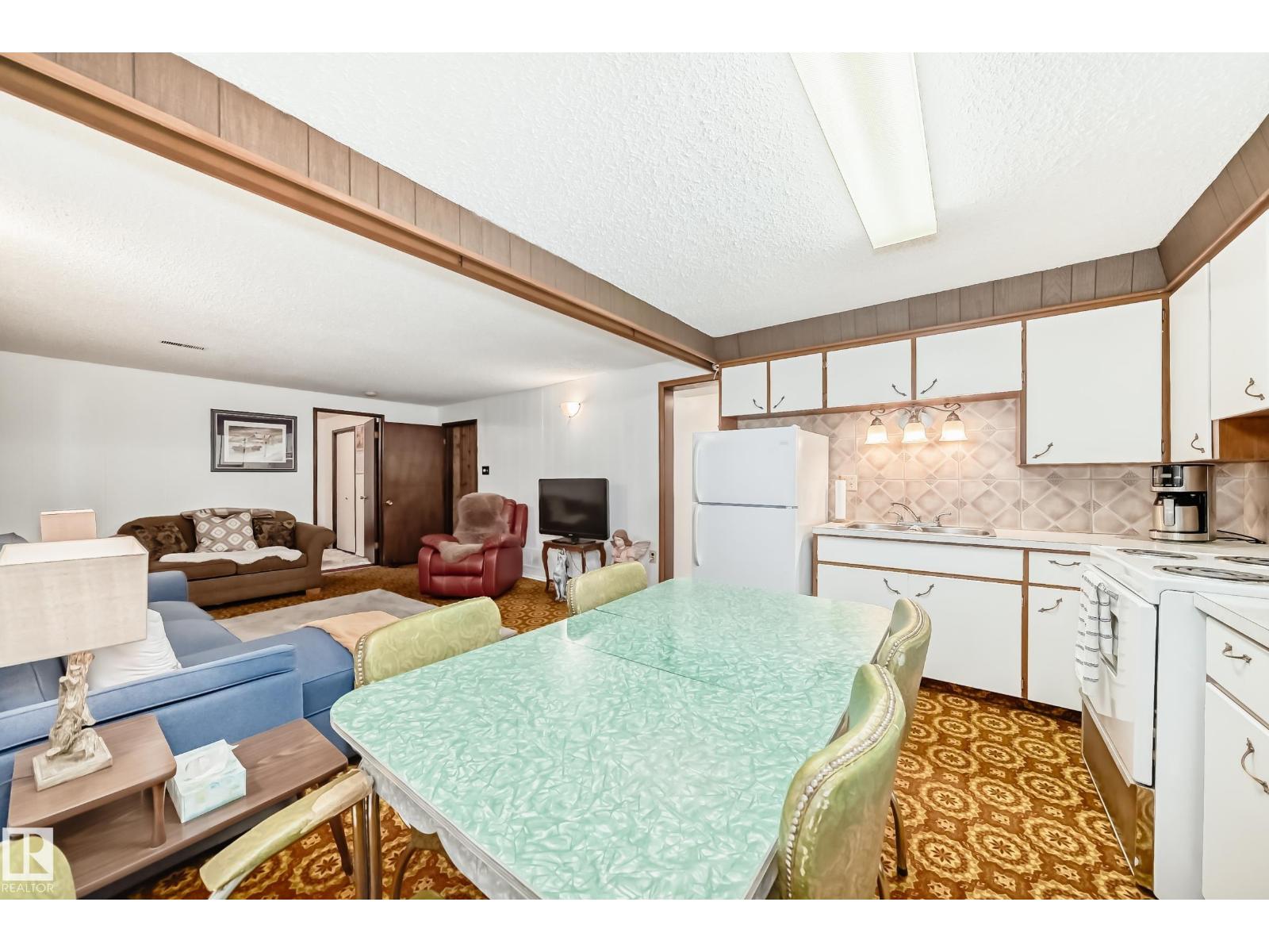 Photo 37 of 7012 132 Av Nw, Edmonton AB