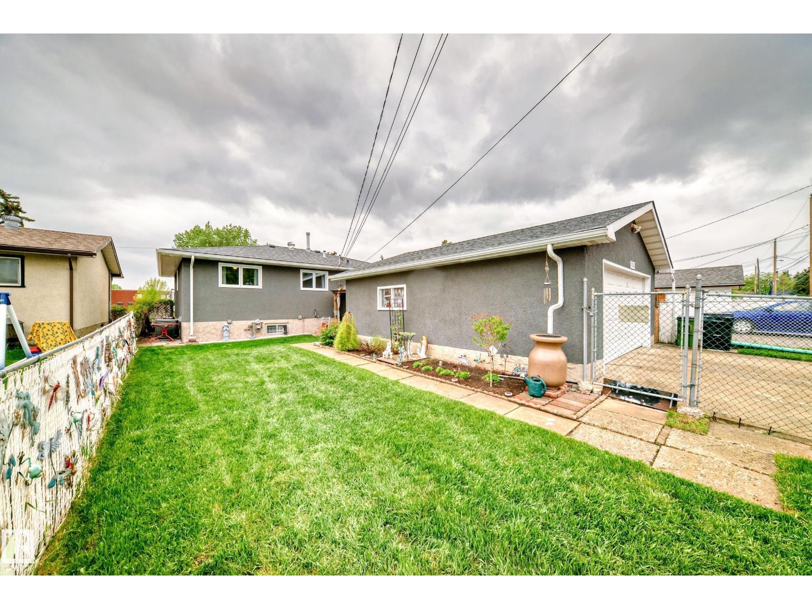 Photo 55 of 7012 132 Av Nw, Edmonton AB