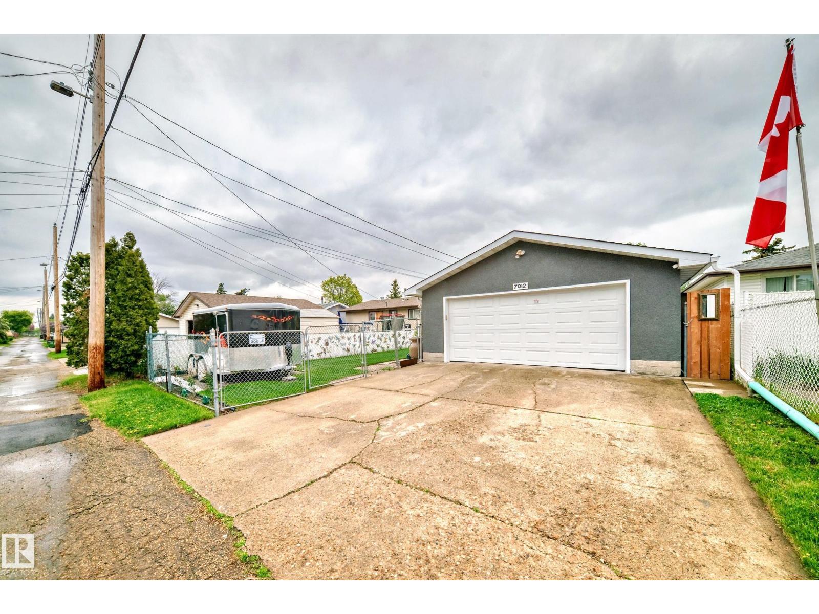 Photo 57 of 7012 132 Av Nw, Edmonton AB