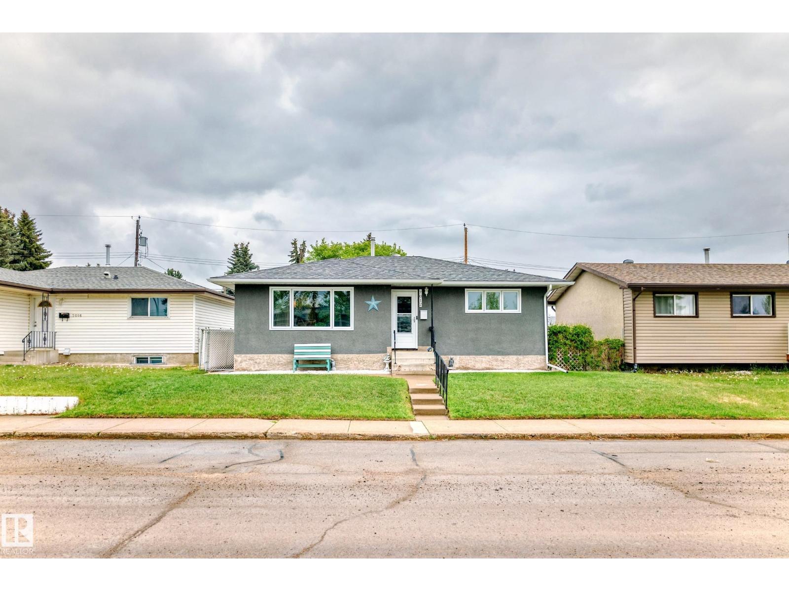 Photo 59 of 7012 132 Av Nw, Edmonton AB
