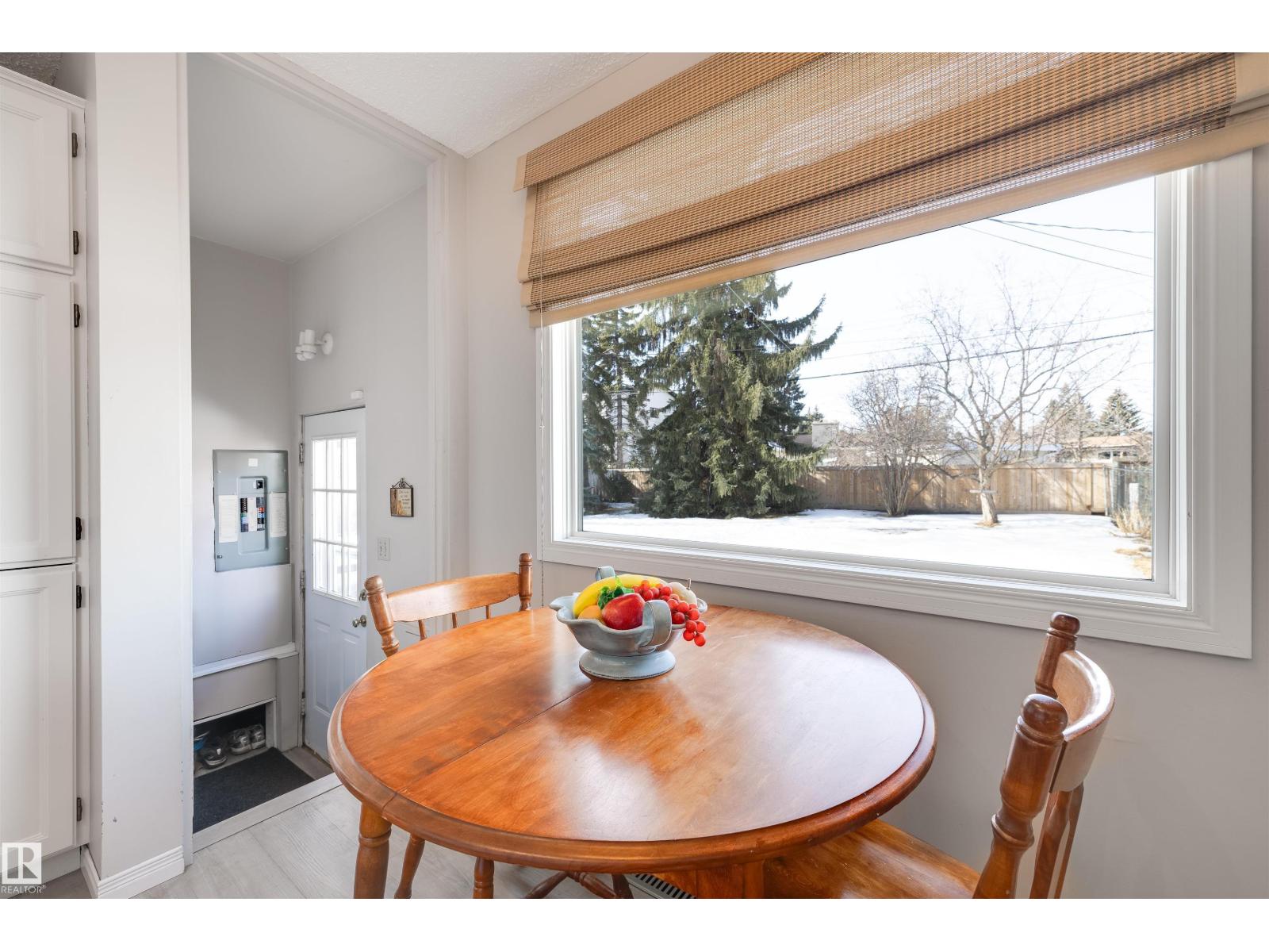 Photo 11 of 7614 149 St Nw, Edmonton AB