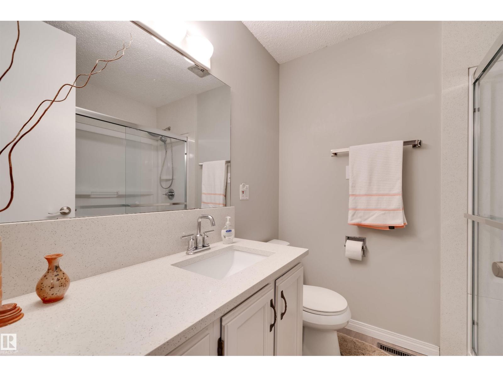 Photo 13 of 7614 149 St Nw, Edmonton AB