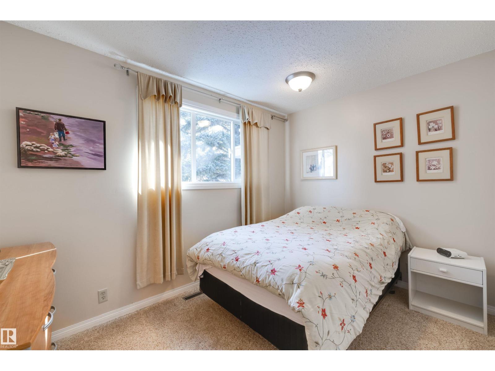 Photo 17 of 7614 149 St Nw, Edmonton AB