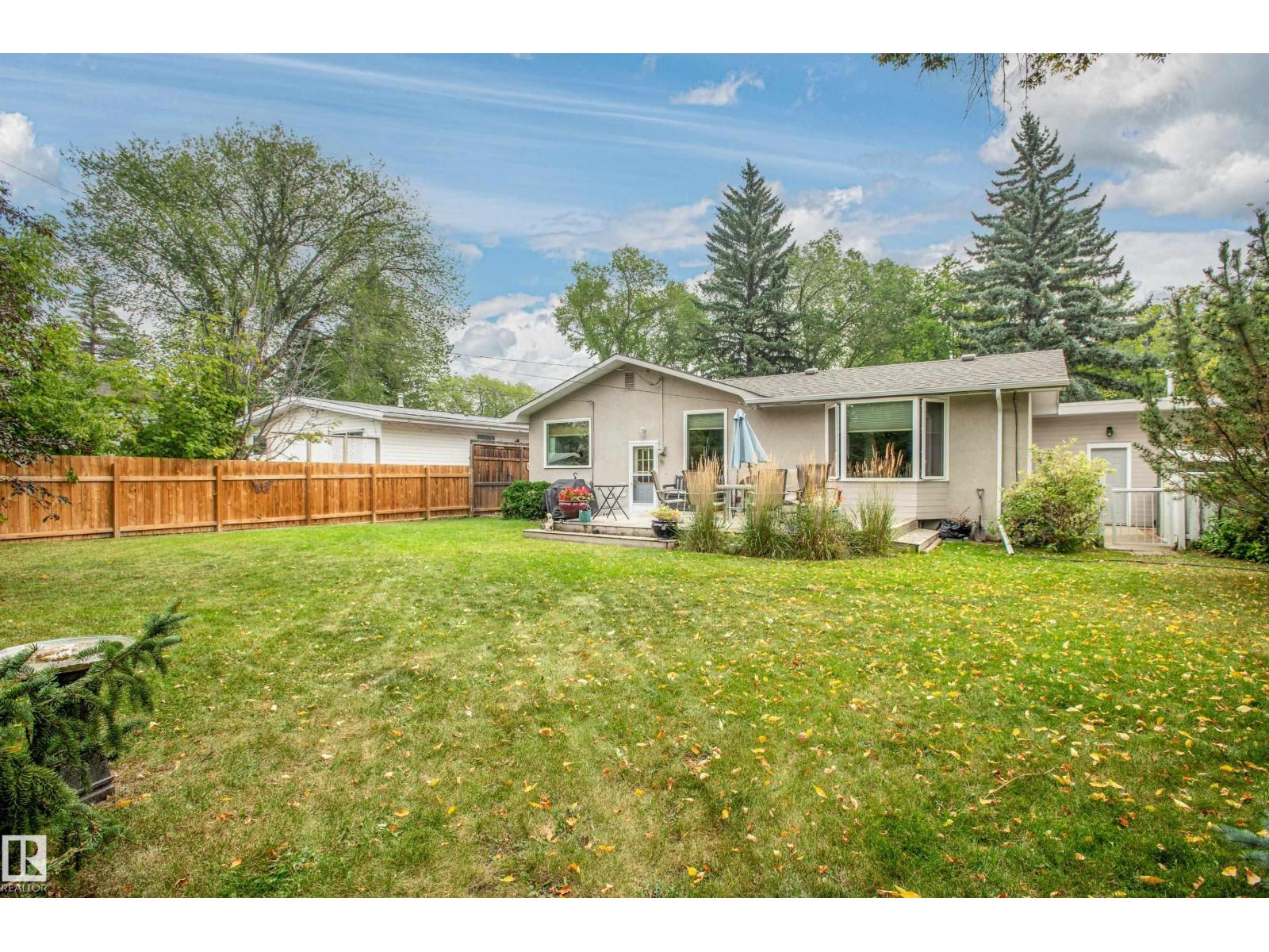 Photo 25 of 7614 149 St Nw, Edmonton AB