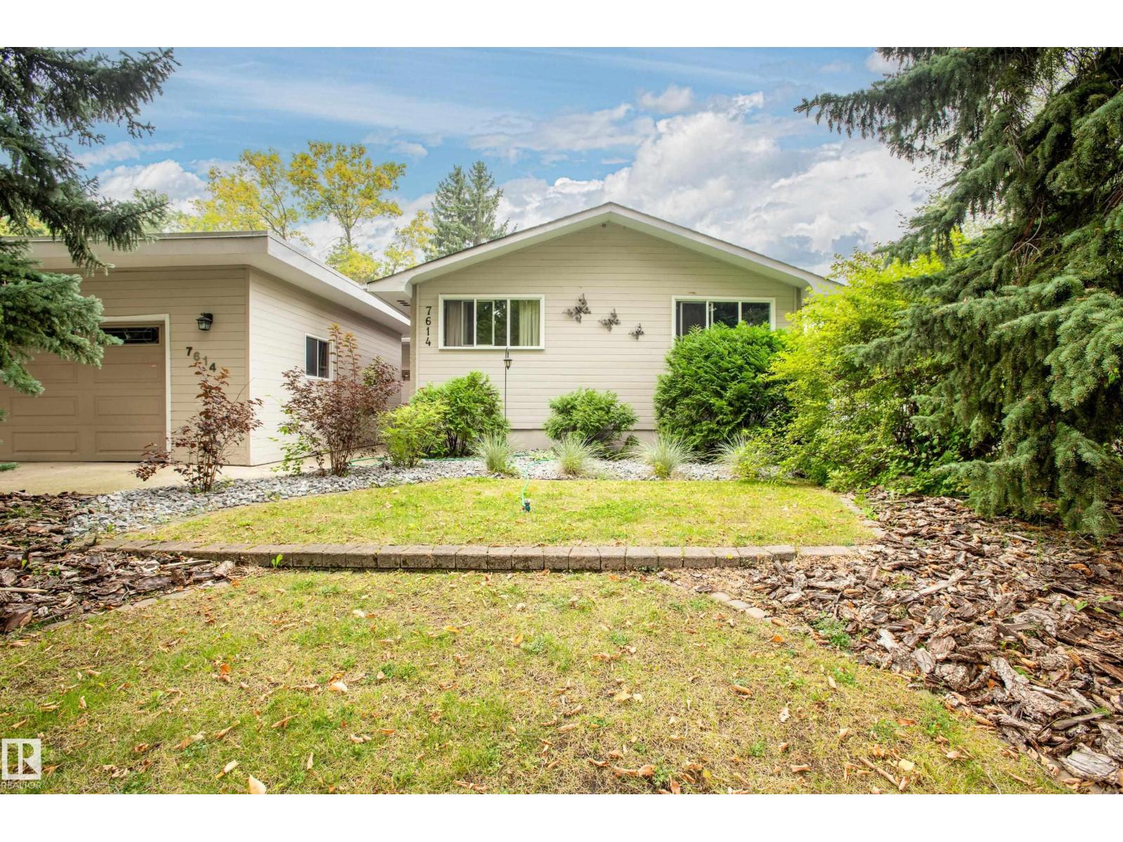 Photo 4 of 7614 149 St Nw, Edmonton AB