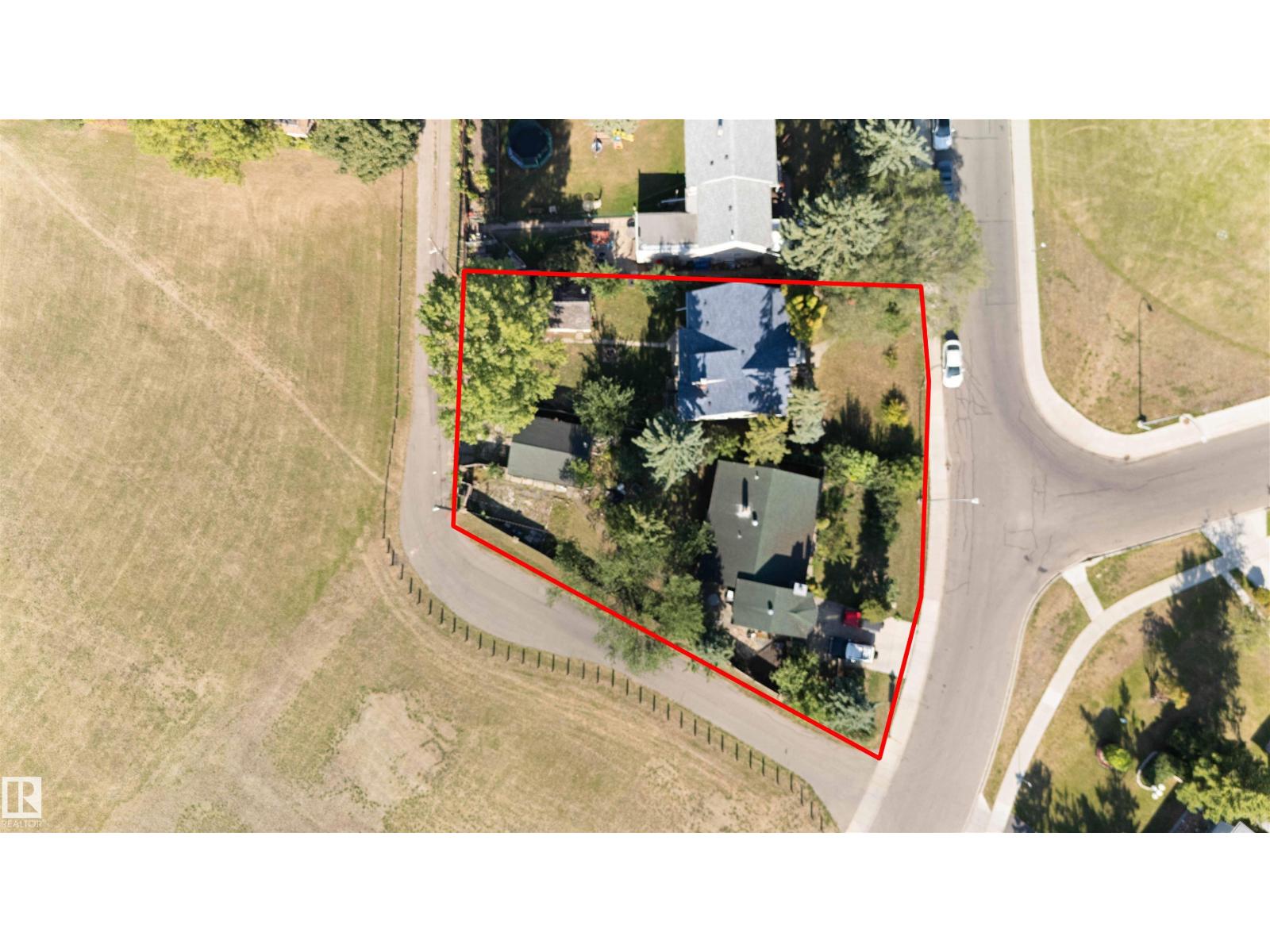 Photo 1 of 11022 110 Av Nw, Edmonton AB