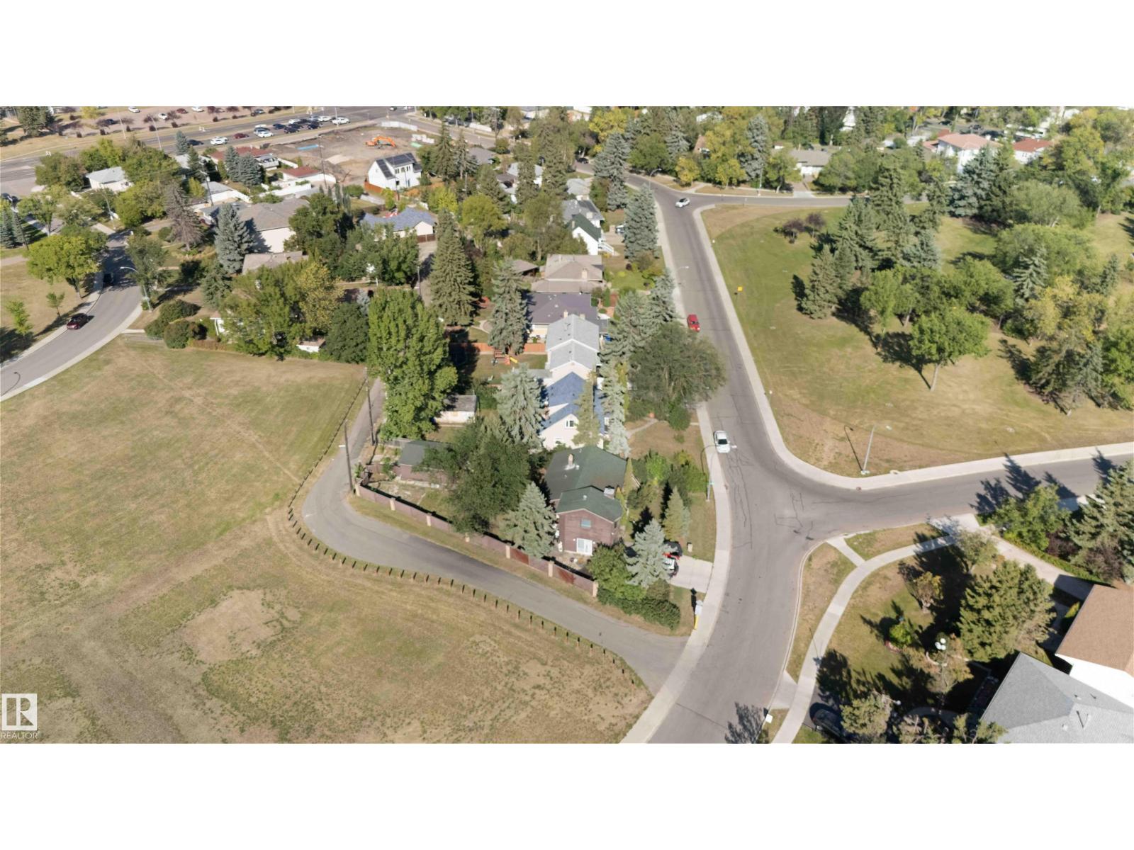 Photo 37 of 11022 110 Av Nw, Edmonton AB