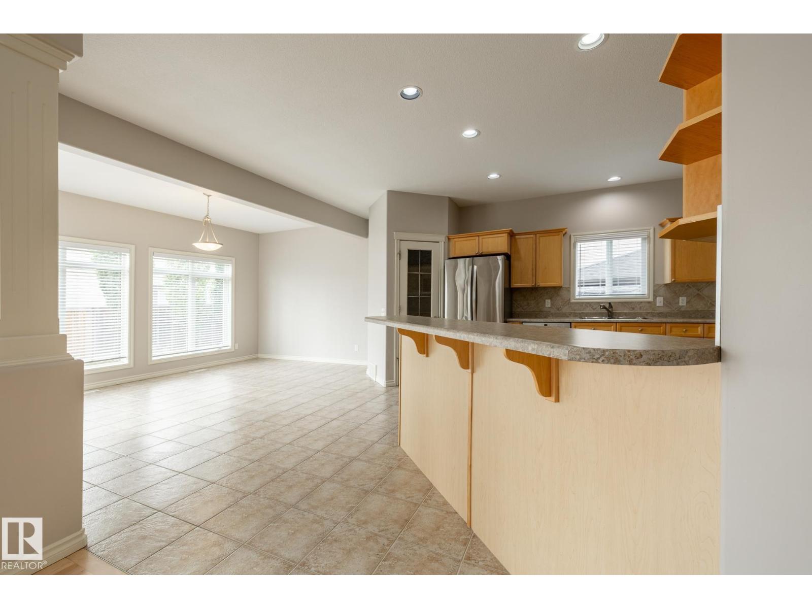 Photo 20 of 8 Erindale Cl, St Albert AB