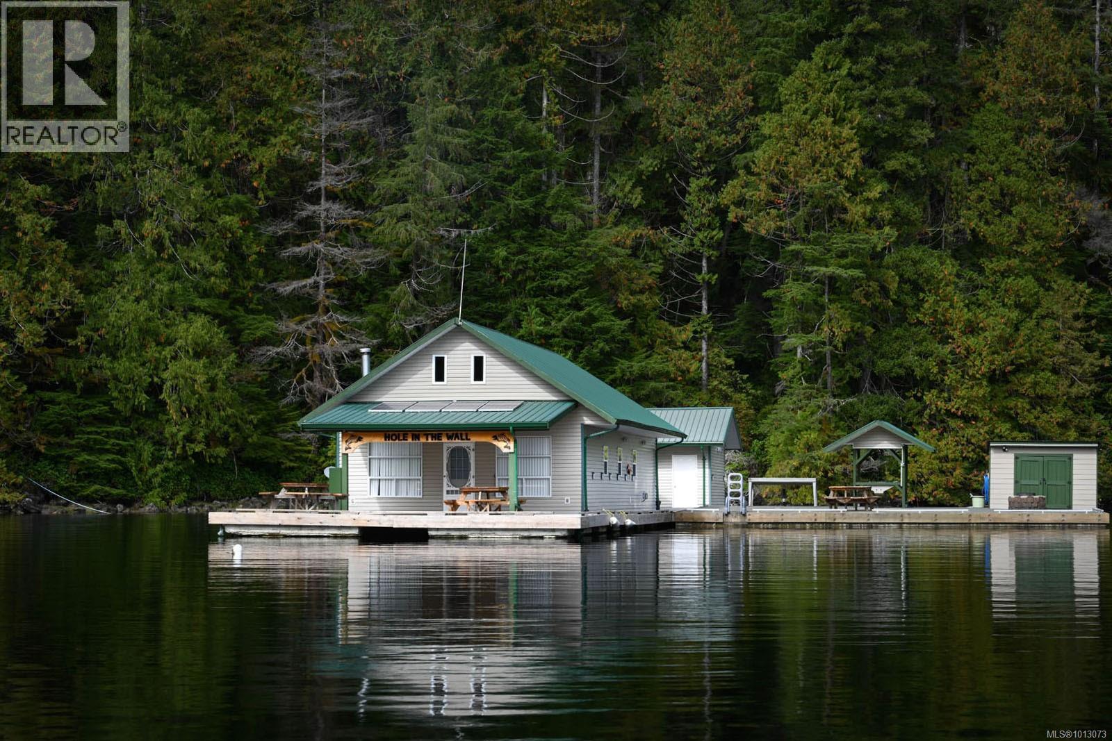 00 Tlupana Inlet, Gold River