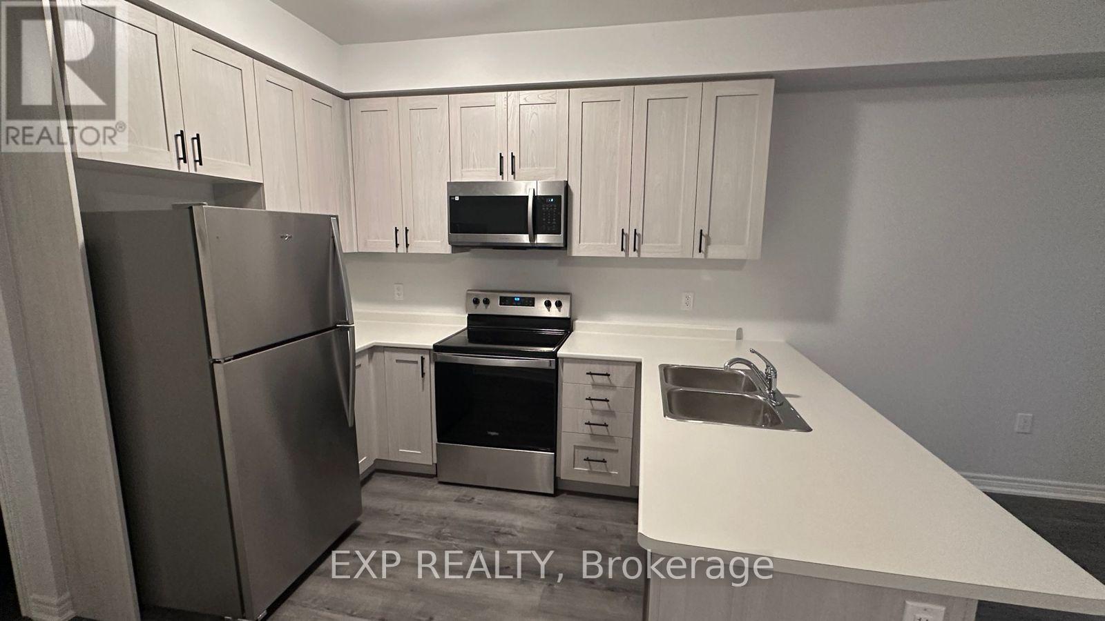Photo 3 of 37 205 Thames Way, Hamilton ON