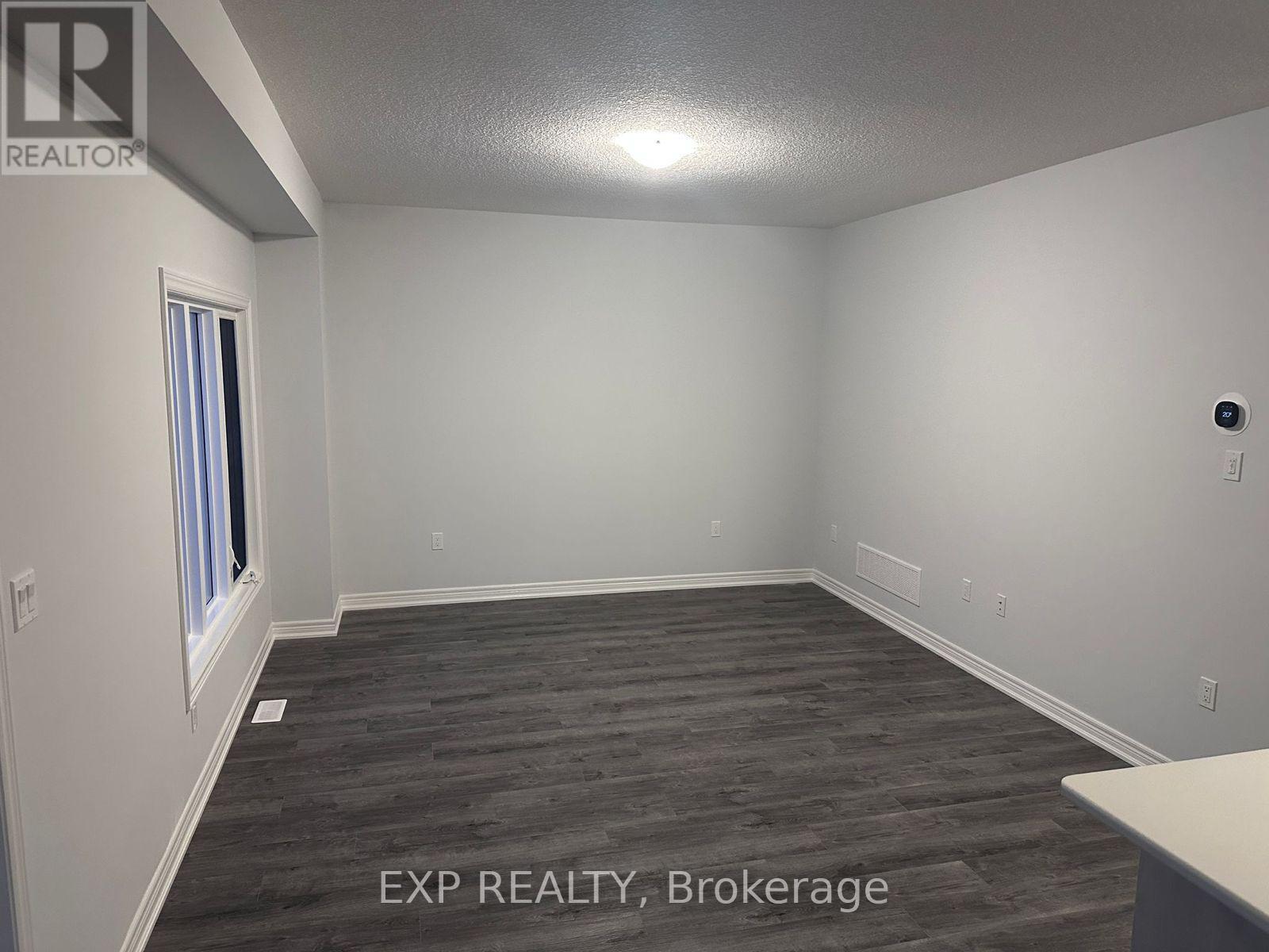 Photo 7 of 37 205 Thames Way, Hamilton ON