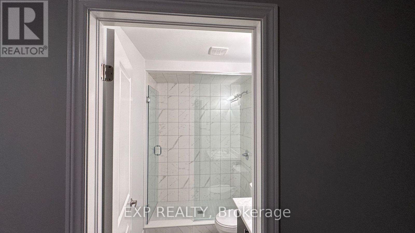 Photo 11 of 37 205 Thames Way, Hamilton ON