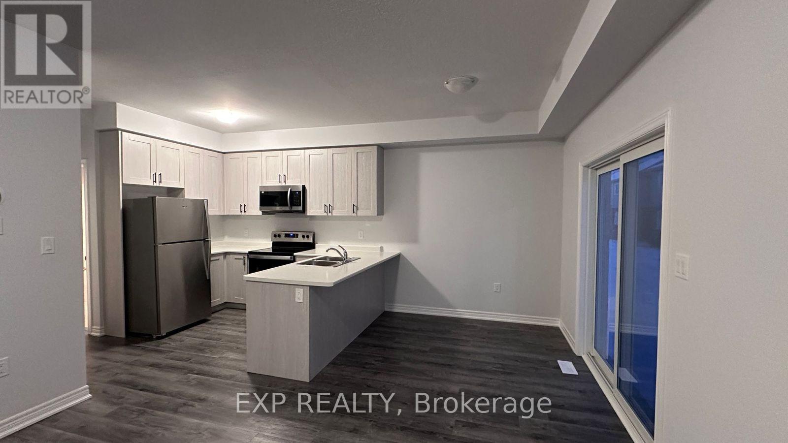 Photo 4 of 37 205 Thames Way, Hamilton ON
