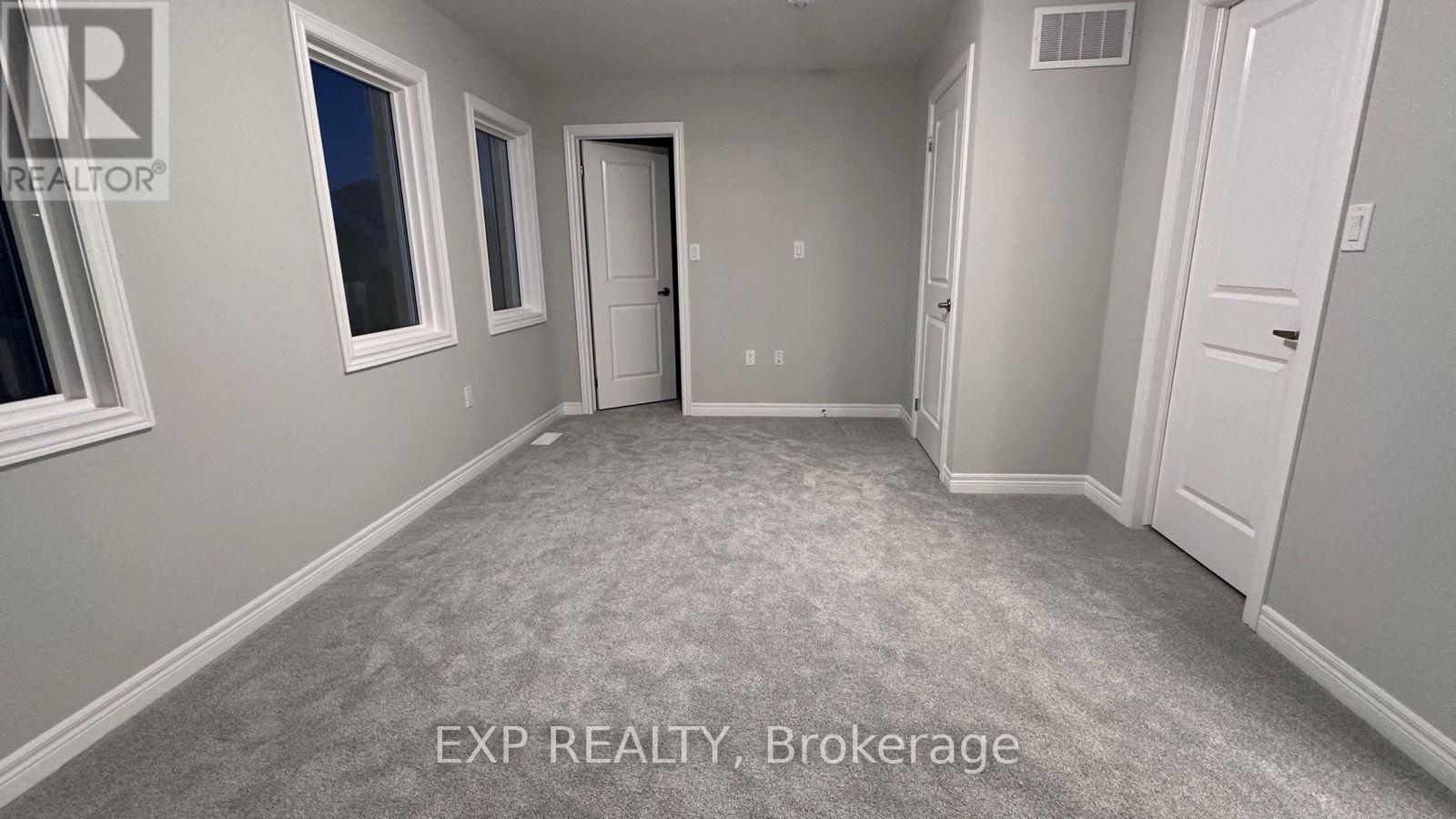 Photo 12 of 37 205 Thames Way, Hamilton ON