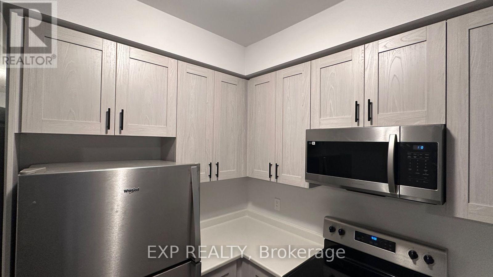 Photo 2 of 37 205 Thames Way, Hamilton ON