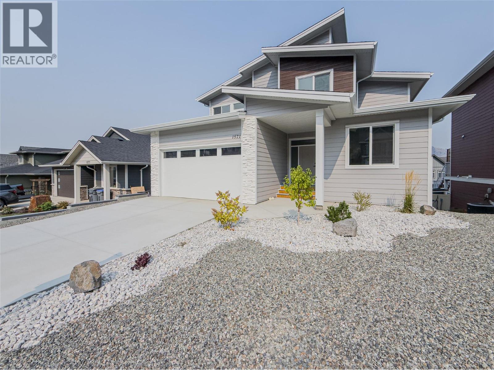 Photo 1 of 1571 Emerald Drive, Kamloops BC