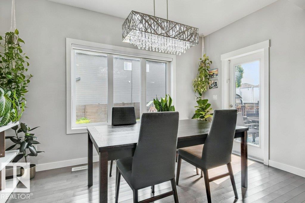Photo 12 of 2469 Ware Cr Nw, Edmonton AB