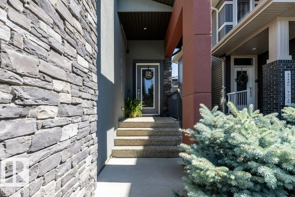 Photo 2 of 2469 Ware Cr Nw, Edmonton AB
